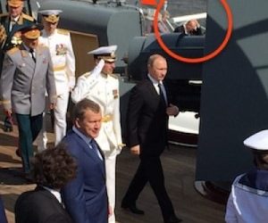 Путин посетил крейсер &#171;Аврора&#187; в день ВМФ