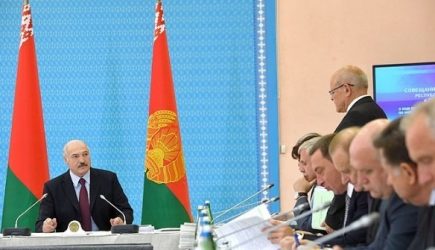 Лукашенко устроил показательную &laquo;казнь&raquo;  чиновников, после встречи с Путиным