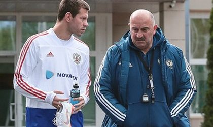 Черчесов назвал причину отсутствия Смолова в сборной