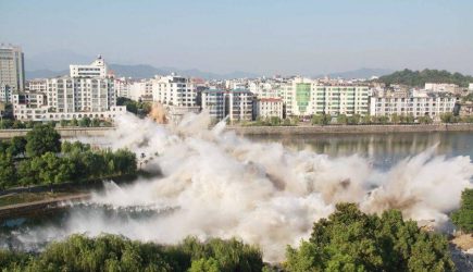 Теракт на Крымском мосту! Киевский депутат призвал взорвать Крымский мост и расстроился