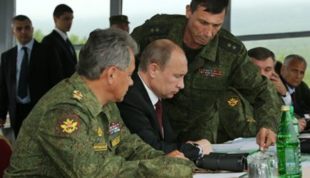 Владимир Путин объявил внезапную проверку боеготовности войск