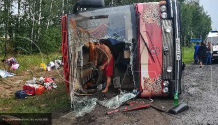 После аварии с автобусом в Подмосковье 27 человек доставлены в больницу для осмотра