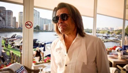 18-летняя дочь Маликова расплакалась из-за рождения ребенка