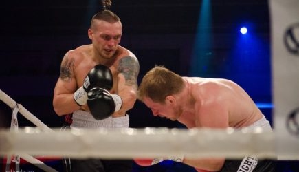 У президента активно спекулируют чемпионом: Усик поможет России захватить Украину после поражения Порошенко