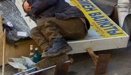 &laquo;Несуществующие долги&raquo;: Порошенко зарабатывает на нищих украинцах