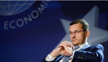 Отец премьер-министра Польши призвал сына пригласить в гости Путина