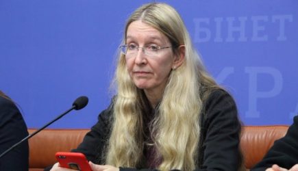 Гора родила мышь: главный медик Незалежной учит украинцев бороться с мухами