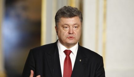 Порошенко готов окончательно развалить Украину