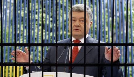 Сбежавшему с деньгами Порошенко грозит тюрьма