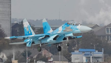 Су-27 и F-15 «сошлись» в учебном бою на Украине