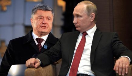 Путин поставил крест на теряющем власть Порошенко