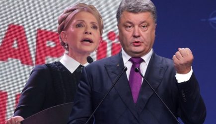 Порошенко у церкви облил грязью Тимошенко