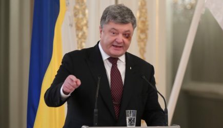 Избиение Порошенко попало на видео