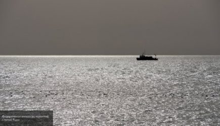 Военный корабль Японии потерял часть боезапаса в море