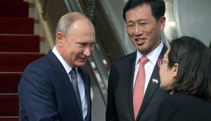 Песков рассказал, почему Путин прибыл в Сингапур с задержкой
