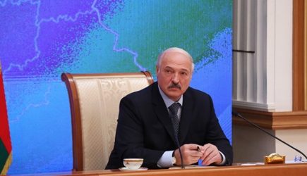 Лукашенко вызвался «помирить» Россию и Украину в Донбассе