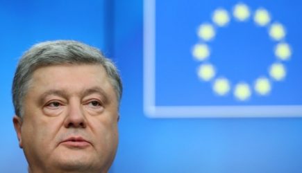 Прекращение договора о дружбе Украины с РФ в соцсетях назвали роковой ошибкой Порошенко