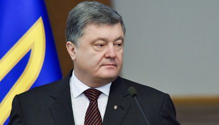 Порошенко сравнил российские санкции с «государственной наградой»