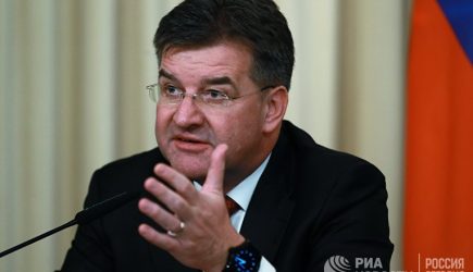 Den&iacute;k N: наказывать Россию и танцевать с Путиным? Да мы посмешище для Москвы