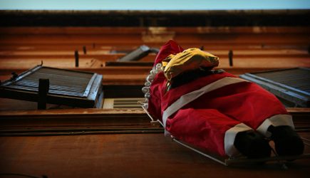 WP: что если Трамп уволит Санту?