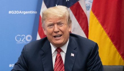 Высокомерный Трамп влип в новый скандал