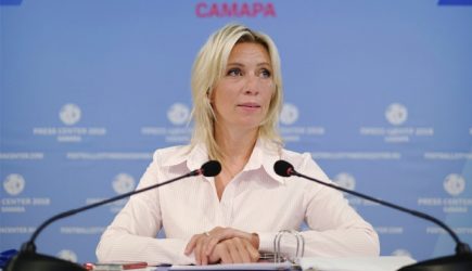 На три слова: Захарова хлестко ответила на провокацию Порошенко