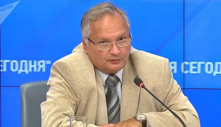 &laquo;Перед Донбассом и Россией стоит военная угроза&raquo;: Киев готовит новые провокации, чтобы сохранить Порошенко у власти