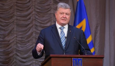 Мир в шоке от действий обезумевшего Порошенко