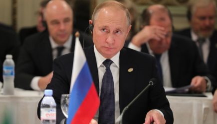 Путин вступился за высмеянную Меланью Трамп