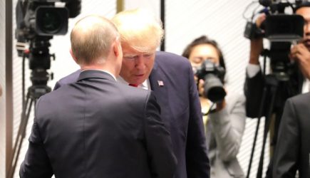 Стало известно о тайных встречах Трампа и Путина