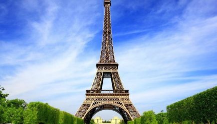 В Париже взорвался дом: виноват бытовой газ