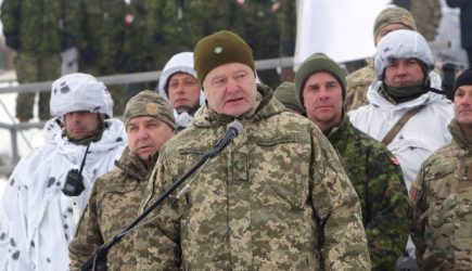 Загнанный в угол Порошенко начал воздушную атаку на Донецк