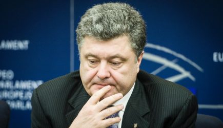 Порошенко впал в истерику после унижения от Зеленского