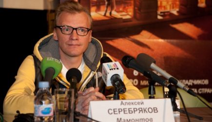 Предателю Серебрякову дали по морде за очередной наезд на Россию