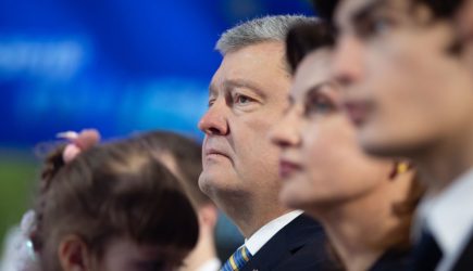 Не он прикажет, а ему: в Сети ответили Порошенко, отказавшемуся пускать на выборы наблюдателей из РФ