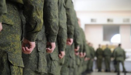 Новый закон обяжет граждан вставать на воинский учет по месту фактического проживания
