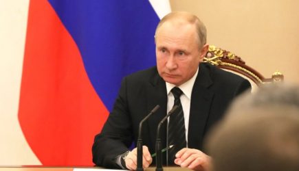 Звезды полетели: Путин снял с должностей десяток генералов