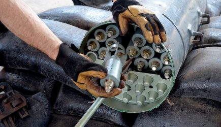 Фугасный ливень США: у России есть надежное средство против роя &laquo;Топоров&raquo;