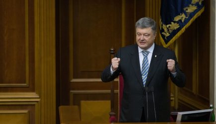 «Главный подхрюкиватель выдал себя»: выступления Порошенко вызвали бурную реакцию в Сети