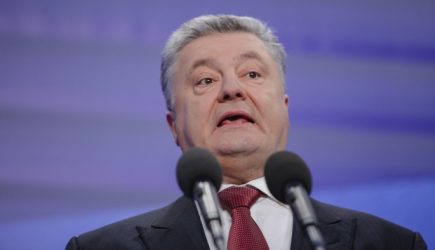 Грубиян Порошенко возмутил скотским поведением