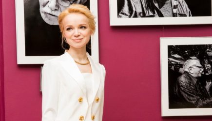 Цымбалюк-Романовскую облили помоями на виду у изумленных людей