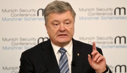 Готовящий побег Порошенко в панике прячет казенные миллиарды