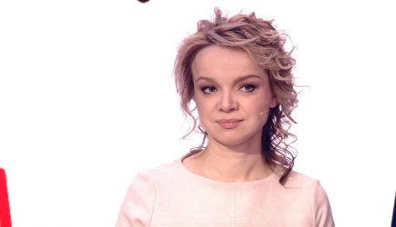 «Фея в халатике»: Цымбалюк-Романовскую сняли в туалете возле Кремля