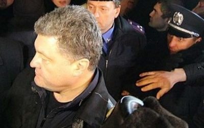 Шапки не срывал: пять лет назад Порошенко убегал из Крыма