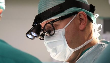 Врачи назвали первые симптомы развития подагры