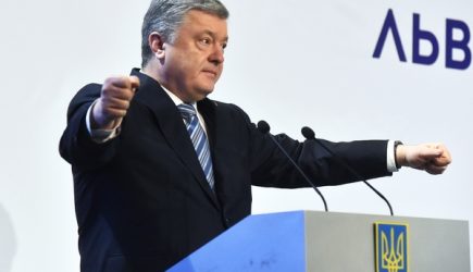 Порошенко порассуждал о «газовой игле» и не верящей слезам Москве