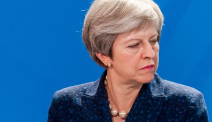 Brexit головного мозга: Мэй теряет власть, Британия движется к анархии