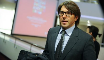 Мылись в Москве-реке: Малахов скривился после жуткого рассказа о девочке-маугли