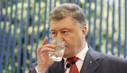 Медведев раскрыл тайну алкоголизма Порошенко