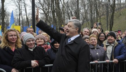 Пьяница Порошенко устроил дикую клоунаду на выборах